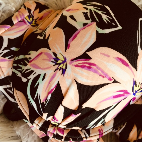 🚫SOLD🚫👙# TROPICAL PRINT BIKINI👙 - Picture 2 of 6